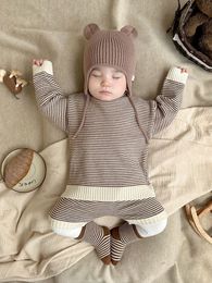Conjuntos de ropa Otoño nacidos para niños pequeños y niñas suéter de cuello alto a rayas para niños pantalones cortos de punto casuales conjunto ropa de bebé 230919