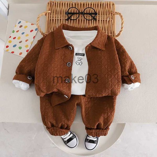 Conjuntos de ropa Otoño niños niño 3 unids ropa conjunto de dibujos animados oso camiseta algodón impresión outwear chaqueta pantalón sólido bebé niño traje niño niño traje J231020