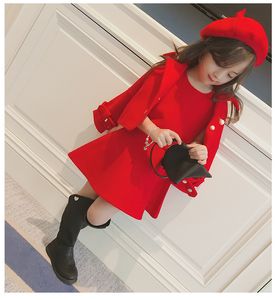 Ensembles de vêtements Automne Ensemble pour enfants Fille Version coréenne de Gilet Jupe en laine Veste chapeau Trois pièces Party Fashion Vêtements rouges 221130