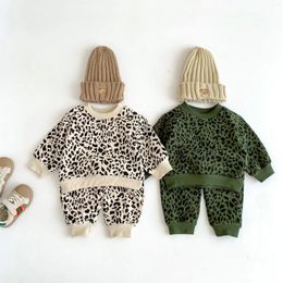 Ensembles de vêtements d'automne printemps bébé coton sweat-shirt infant boy girl leopard imprimé tops pantalon deux pièces tenues