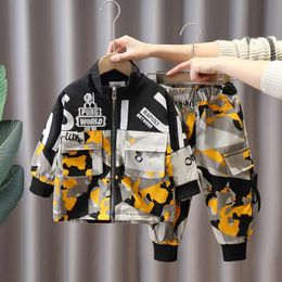 Kledingsets Herfst Lente Kinderen Camouflagepak Mode Peuter Jongens Outfits Babyjasje + Broek 2-delige set Kinderkleding 2-10 jaar 231118