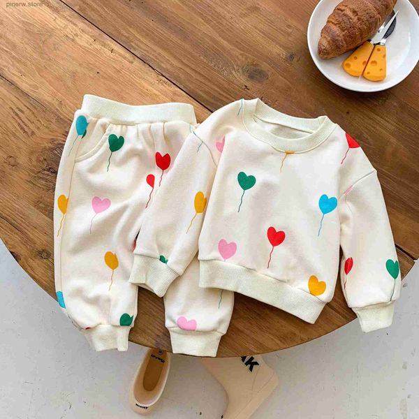 Conjuntos de ropa Accesorios para bebés Recién nacido Primavera y otoño Cárdigan con estampado de amor Ropa para niños y niñas Camisa de diseño de lujo Traje Ttems Conjunto de bebés de dos piezas