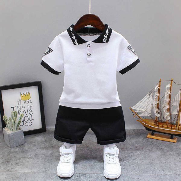 Conjuntos de ropa Baby Boy Conjuntos de ropa de verano Moda coreana Cuello vuelto Camisetas Tops y pantalones cortos Trajes infantiles de dos piezas Chándales para niños Z0321