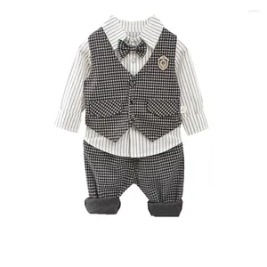 Kledingsets Baby Jongenskleding Pak Lente Herfst Kinderen Semi-formele geruite vest Shirt Broek 3-delig Peuter Gentleman Kids Suits