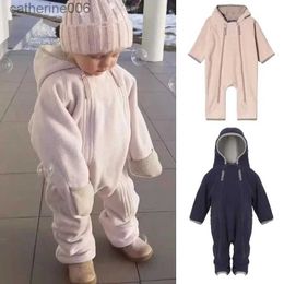 Ensembles de vêtements Vêtements pour bébés 2023 Hiver Nouveau Danois Enfants Double Face Délicat Polaire Combinaison Bébé Mignon et Confortable Crawl SuitL231202