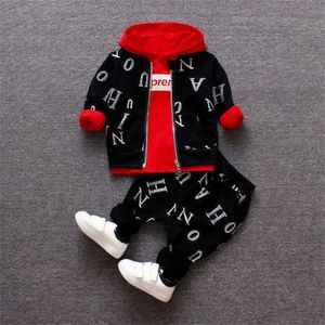 Kledingsets Babykleding Set Lente herfst Winterkinderen Warm Suits Kinderjassen Jacket Pant 3pcs Kind Training Boy 230814