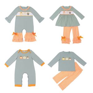 Ensembles de vêtements Bébé coton à manches longues t-shirt ensemble col rond dinde et citrouille imprimé garçon gris haut vêtements pantalon en treillis orange avec arc 230830