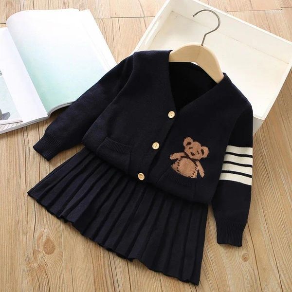 Ensembles de vêtements Bébé Fille Vêtements Automne Hiver Dessin Animé Ours Pull Cardigan Jupe Ensemble 2 Pièces Coréen Casual Mignon Collège Style Filles Costume