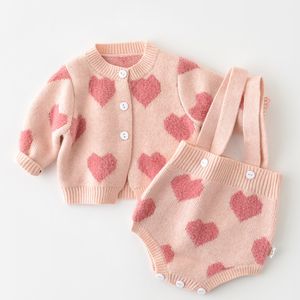 Kledingsets Babymeisjeskleding Gebreide kledingset Heart Bodysuit Sweaters 2 PCS Pak zacht geboren 230209