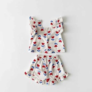 Kledingsets Baby Girl Clothing Set Childrens Mouwess Shirt+Shorts 2-delige set Bloemen kleding 2024 Kinderkleding Koreaanse stijl Q240517