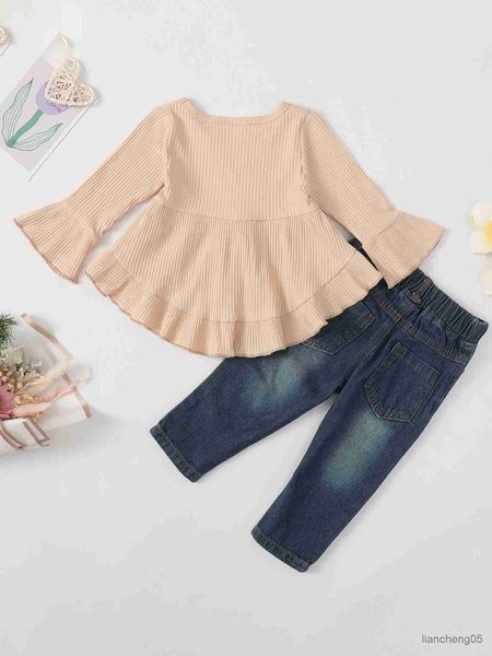 Ensembles de vêtements Bébé fille 2pcs côtelé à manches longues haut déchiré denim jeans ensemble décor tenues décontractées enfant en bas âge vêtements pour enfants pour le printemps R231107