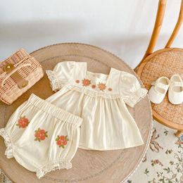 Ensembles de vêtements Baby Girl's 2-Pièce Set Fleur d'été brodée brodée à manches à bulles en dentelle courte Shorts de pain élastique mignon
