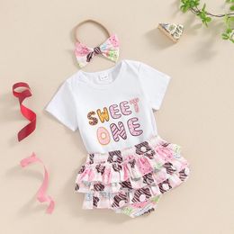 Ensembles de vêtements Baby Girls Birthday Tenues de beignet Imprimé à manches courtes Bordeaux de manches courtes et de volants en couches mignons Bandeau 3 pièces Vêtements