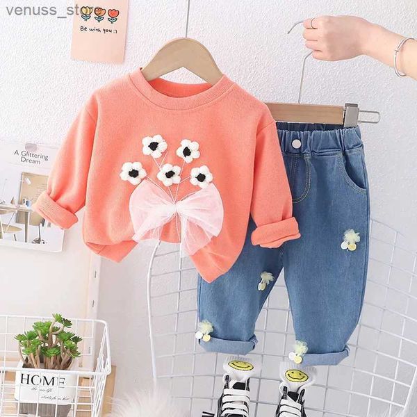 Ensemble de vêtements pour bébés filles ensemble 2pcs 2023 Spring and Automn Sett Set Edition Trendy Children's Wear Girl Baby Baby mignon Sweater Jeans Set