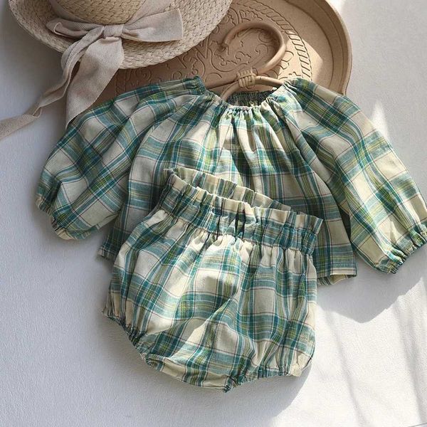 Ensembles de vêtements Bécho Girls Vintage Style Baby Girl Vêtements Green Big Plaid Toddler Suit H240425