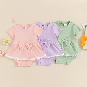 Ensembles de vêtements pour bébés filles d'été tenues douces à manches courtes à manches à manches à volants en dentelle à volants shorts de couleur solide