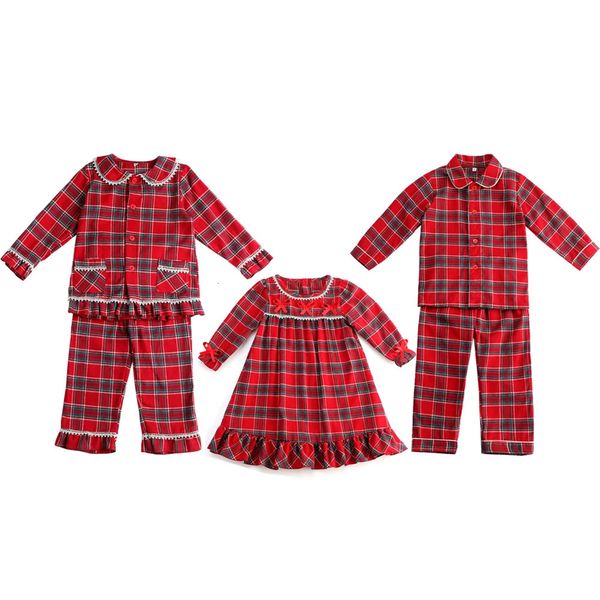 Ensembles de vêtements Pyjamas pour bébés Pyjamas en flanelle rouge Impression assortie Garçons Filles Pyjamas Famille Unisexe Frères et sœurs Pyjamas de Noël 231122