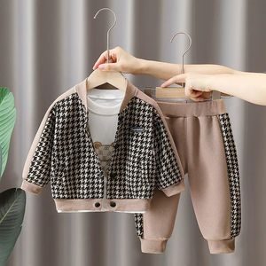 Ensembles de vêtements Ensemble de survêtement pour bébé 2023 Automne Manches longues Cardigan décontracté Veste + T-shirts blancs + Pantalon 1er anniversaire Garçon Tenue Enfants Costume 230927