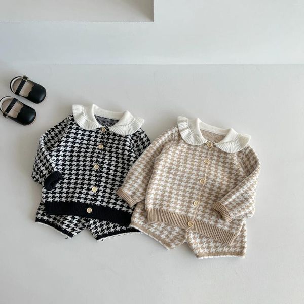 Ensembles de vêtements Babys Girls Sweater printemps Autumn Baby Tops Tricot Shorts Two Piece 2024 Butt Collar Bouton lâche