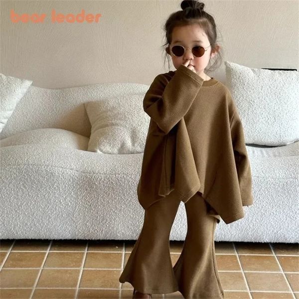 Ensembles de vêtements Bear Leader Ensemble pour enfants 2023 Automne Filles Solide Col rond Cape Top Flare Pantalon 2 pièces Mode 231207