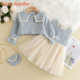 Conjuntos de ropa Bear Leader Conjunto de ropa para niñas 26 Y Primavera Otoño Niñas Chaleco a cuadros Vestido Retro Outwear Abrigo 3 piezas Bebé Moda Fiesta Trajes 230303