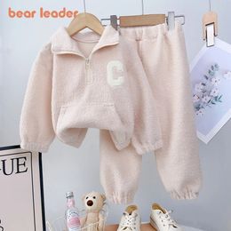 Ensembles de vêtements Bear Leader Girls Set 2023 Enfants Automne Agneau Polaire Col Debout Pull Top Pantalon Deux Pièces Enfants Mode 231115