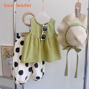 Ensembles de vêtements Bear Leader Girls Suit 2022 Nouveau Summer Corée Fashion Fashion Girls Undershirt Polka Dot Shorts Envoyer un chapeau 3 ensembles d'enfants Suit décontracté W230210