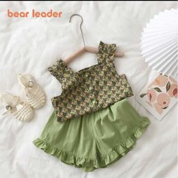 Ensembles de vêtements Bear Leader Girls Suit Summer 2022 Nouvelle version coréenne du short à motif floral vert Top Ear Edge Design Enfants Twopiece Set W230210