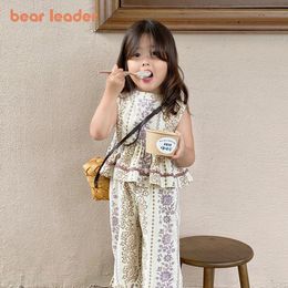 Conjuntos de ropa Bear Leader Korean Childrens Summer Girls Traje Chaleco Pantalones Twopiece Seaside Holiday Exotic 230607