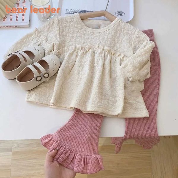 Conjuntos de ropa Bear Leader Little Girl Moda de Corea del Sur Bebé Color Sólido Manga hinchada Pliegues y pantalón acampanado Traje Ropa para niños