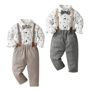 Kledingsets Geboren 1/2 verjaardagskleding Gedrukt Romper broek Set Gentleman Suspender 1 2 3 Boy Cotton Outfit Formele baby Fall Spring Suit