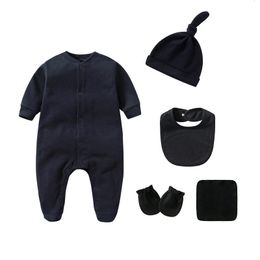 Kledingsets Geboren Baby Boy -kleding Sets 35 -stks unisex vast katoenen babymeisjes kleren pyjama's romper jumpsuit lente herfst ropa bebe 230211