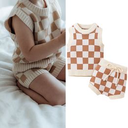 Ensembles de vêtements né bébé garçons filles deux pièces vêtements tenues col rond sans manches damier imprimé tricoté gilet Swater short à nouer 230613