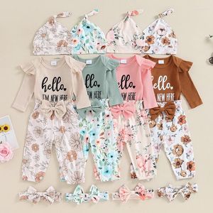 Kledingsets geboren babykleding meisjes geribbelde letter afdrukken ruches lange mouw bodysuits bloemen boogbroek hoofdband hoeden outfits