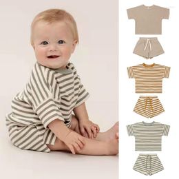 Kledingsets geboren babymeisje Noordse stijl set eenvoudige gestreepte korte mouwen comfortabele katoenen losse shorts suite jeugdjongen kleding