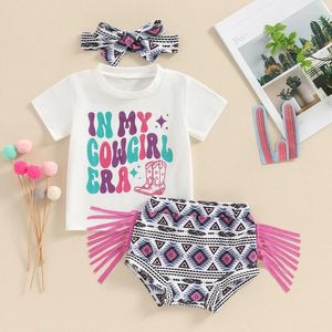 Kledingsets geboren Baby Girl Summer Set Letter Print Short Sleeve T-shirt met geometrisch patroon Tassel Shorts en Bow Headband