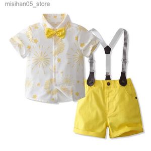 Ensembles de vêtements garçons arc gentleman village chemise imprimée + short jaune avec pendentif pour enfants de vacances à manches courtes Q240425