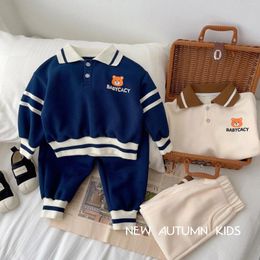 Conjuntos de ropa Niños Niño Traje deportivo 0-5 años Otoño Estilo coreano Oso Polo Camisa Pantalones de chándal simples Niño Suave Moda Casual