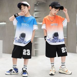 Kleding Sets Jongens Zomer Sneldrogende Basketbal Jersey Sport Korte Mouw Pakken 514 Jaar Kids Mode 2 Stuks T-shirtsKorte Broek Kleding 230506