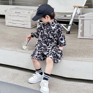 Vêtements Ensemble de t-shirts pour garçons deux pièces Summer Sumy Children's Suist 2024 Korea Fashion Street Leopard Handsome Cool