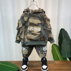 Vêtements Ensembles Costume Enfant Camouflage Zippe Veste Pantalon Printemps Enfants Ensemble Marque Bébé Garçon Vêtements Costumes Automne Sport Fille 231130