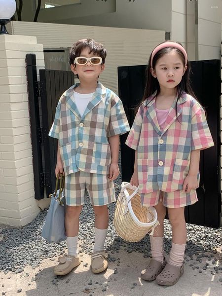 Ensembles de vêtements costume à carreaux pour enfants 2023 été coréen garçons filles chemise à manches courtes Shorts deux pièces ensemble enfants vêtements frère soeur