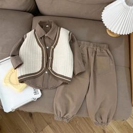 Ensembles de vêtements pour enfants Enfants 2024 Spring Autumn Automne Style Korean Casual Tricot Cardigan Vest and Shirt Fashion Pantal