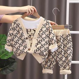 Kledingsets Kinderen S Autumn Baby Fashion Suit 2023 T Coatbroek Boys Leer Three Piece Set 230317