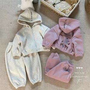 Conjuntos de ropa Traje de lana para niños Conjunto de chándal para niño niña Ropa de bebé Sudadera de otoño Oso de dibujos animados Estampado con cremallera Sudadera con capucha Pantalones Sportwear 231211