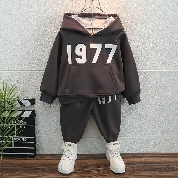 Conjuntos de ropa Set Children's Spring Fashion Edition coreano 'Sweater de letras con capucha de niños 2024 Sports de ocio para niñas Two Piece 1-10y