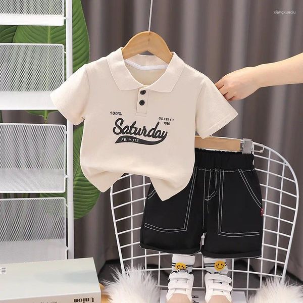 Vêtements Définit les combinaisons d'été pour enfants 2024 Western Baby Boy Clothes 1-5T Lettre imprimé Col à manches courtes T-shirts à manches courtes et shorts pour enfants