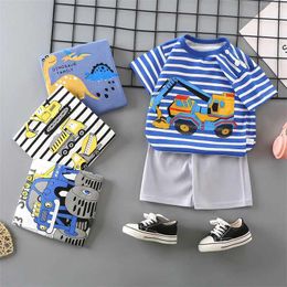 Ensembles de vêtements T-shirt à manches courtes à rayures en coton + shorts 2 pièces Souet Baby Boy Cartoon Car Car Pyjamas Casual Track Clothing Set 0-6 Years WX