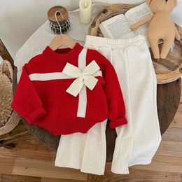 Ensembles de vêtements mignons fille pull rouge pull doux pull-colover gift tricot tricot tricot élastique pantalon solide 2pcs pour enfants vêtements de Noël 231207