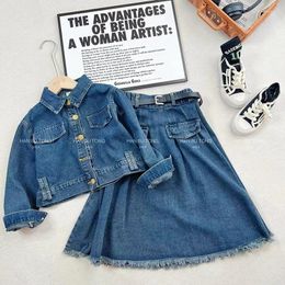 Ensembles de vêtements Design Sense Fashion Girls Denim Costume Casual Revers Simple Boutonnage Jupe A-Line Version coréenne 2024 Ensemble de deux pièces